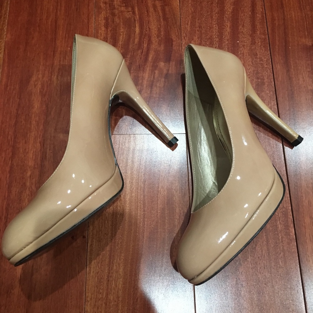 Stuart Weitzman Patent Pump